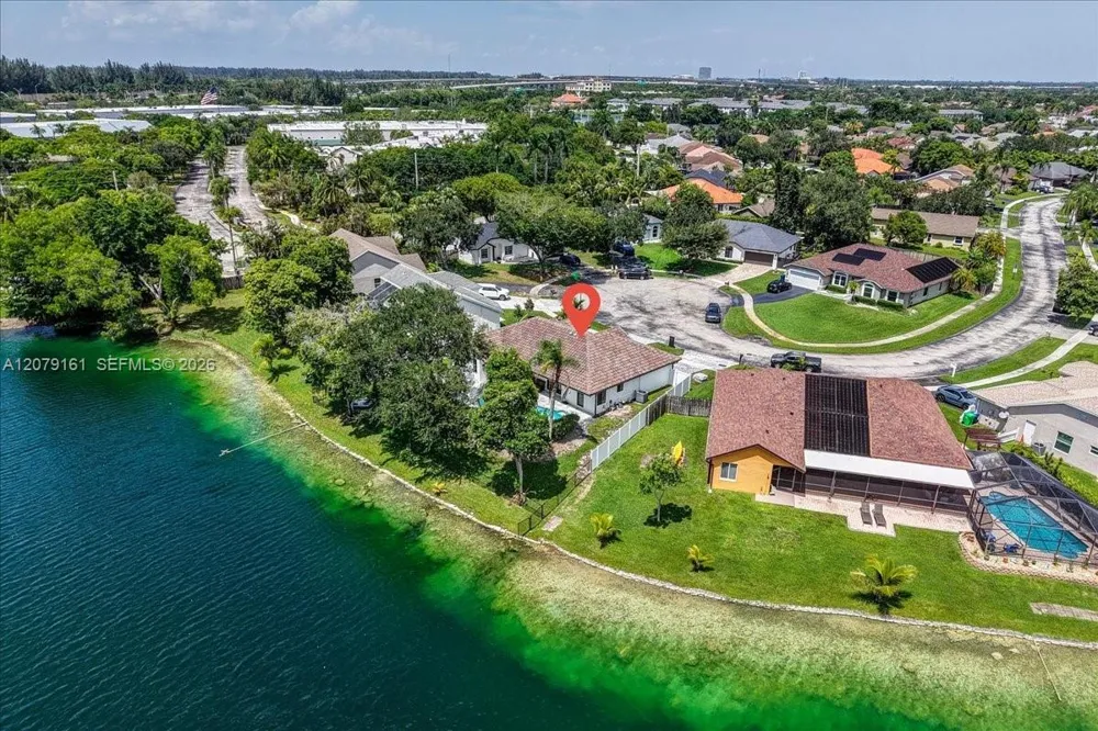 15056 SW 10th St Sunrise, FL 33326
