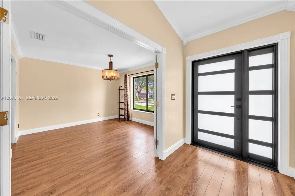 15056 SW 10th St Sunrise, FL 33326