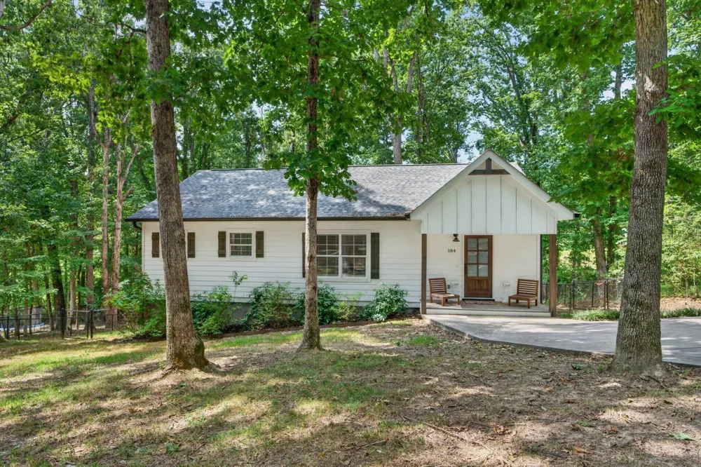184 Middle Road Lookout Mountain, GA 30750