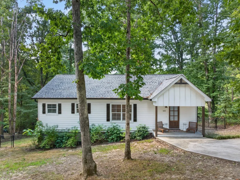 184 Middle Road Lookout Mountain, GA 30750