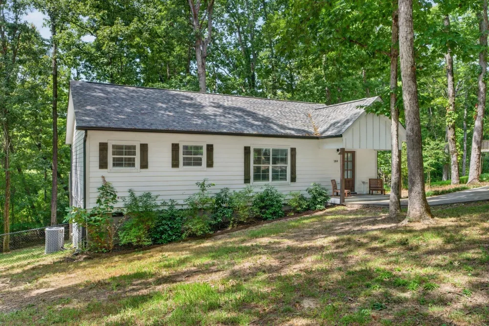 184 Middle Road Lookout Mountain, GA 30750