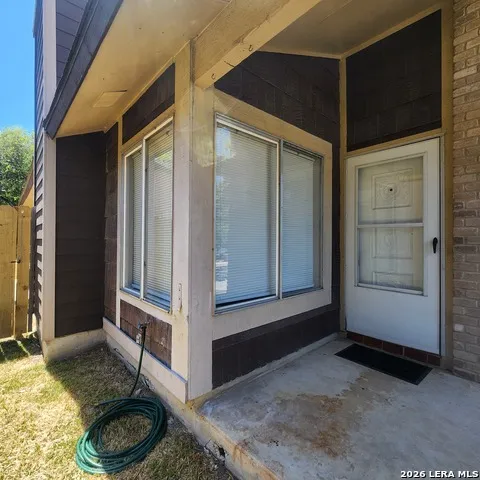 9851 Meadow Way Converse, TX 78109