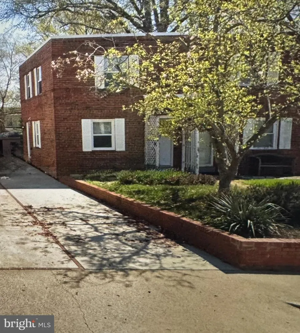 851 S IVY STREET Arlington, VA 22204