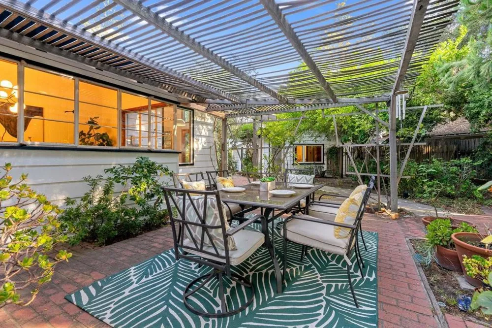 3655 La Calle Court Palo Alto, CA 94306