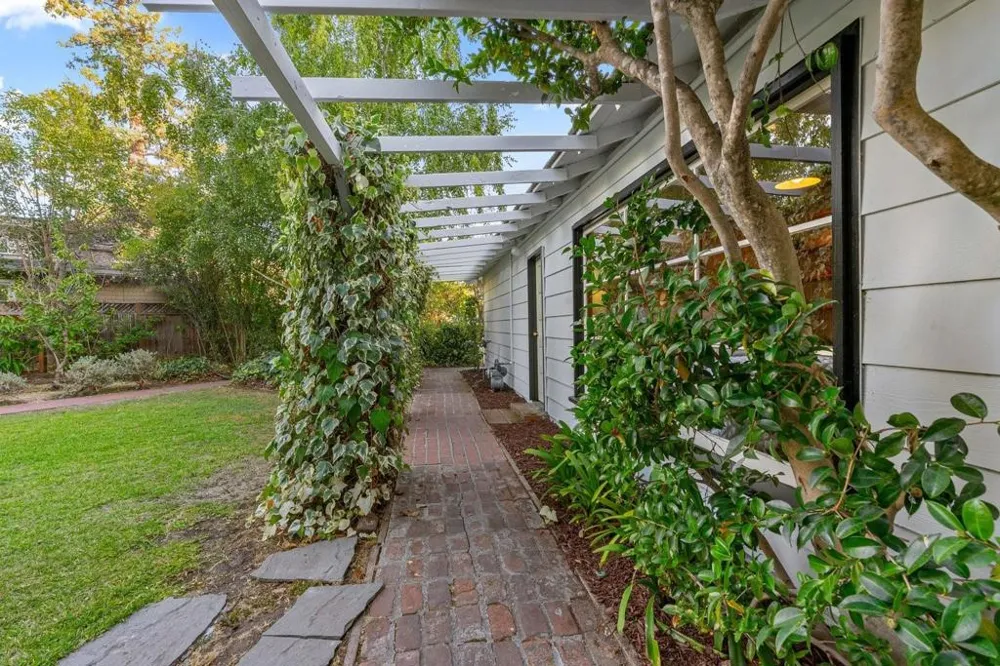 3655 La Calle Court Palo Alto, CA 94306