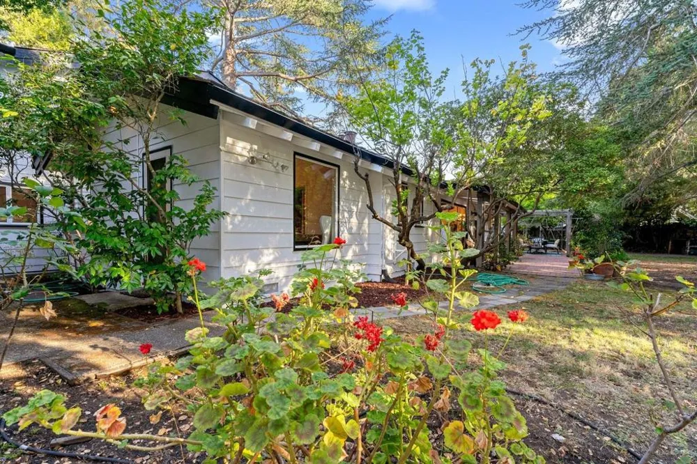 3655 La Calle Court Palo Alto, CA 94306