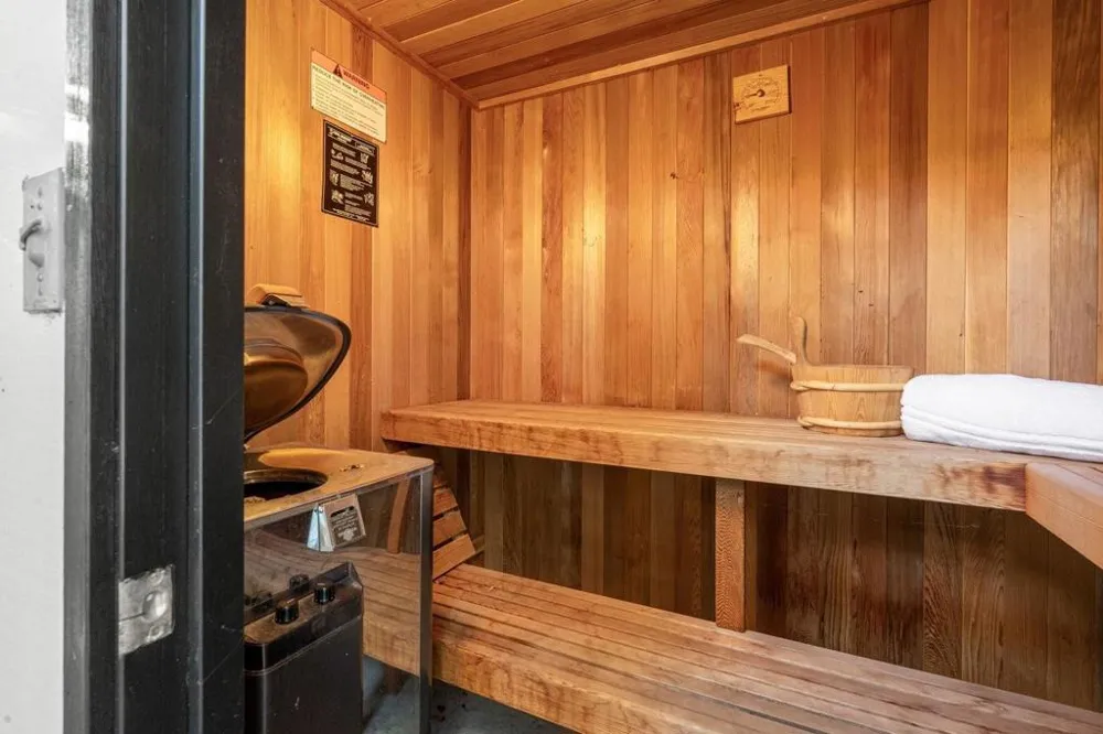 3655 La Calle Court Palo Alto, CA 94306