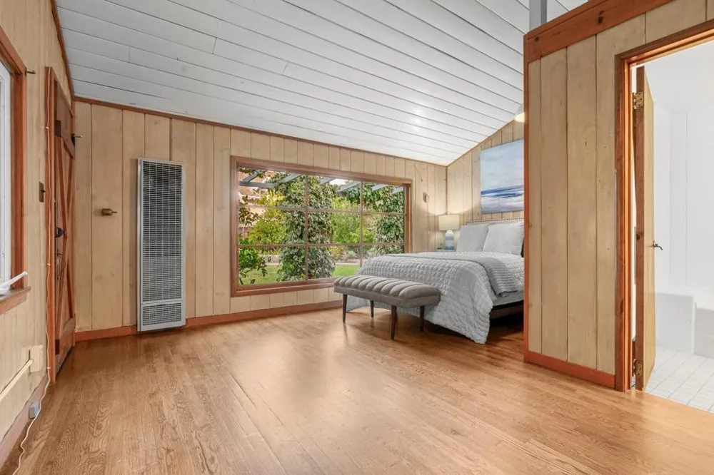 3655 La Calle Court Palo Alto, CA 94306