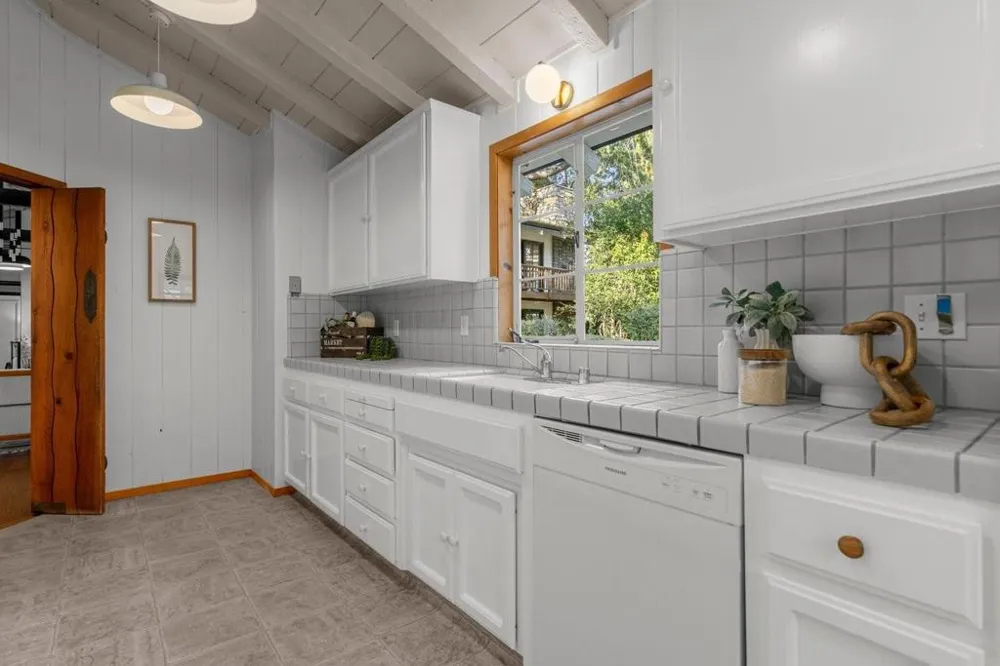 3655 La Calle Court Palo Alto, CA 94306