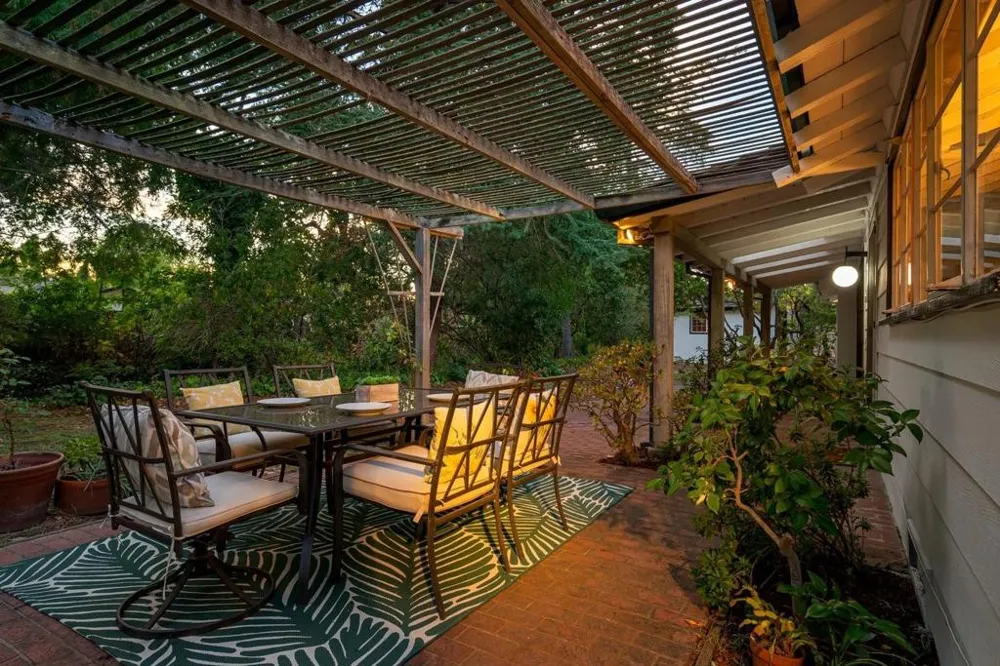 3655 La Calle Court Palo Alto, CA 94306