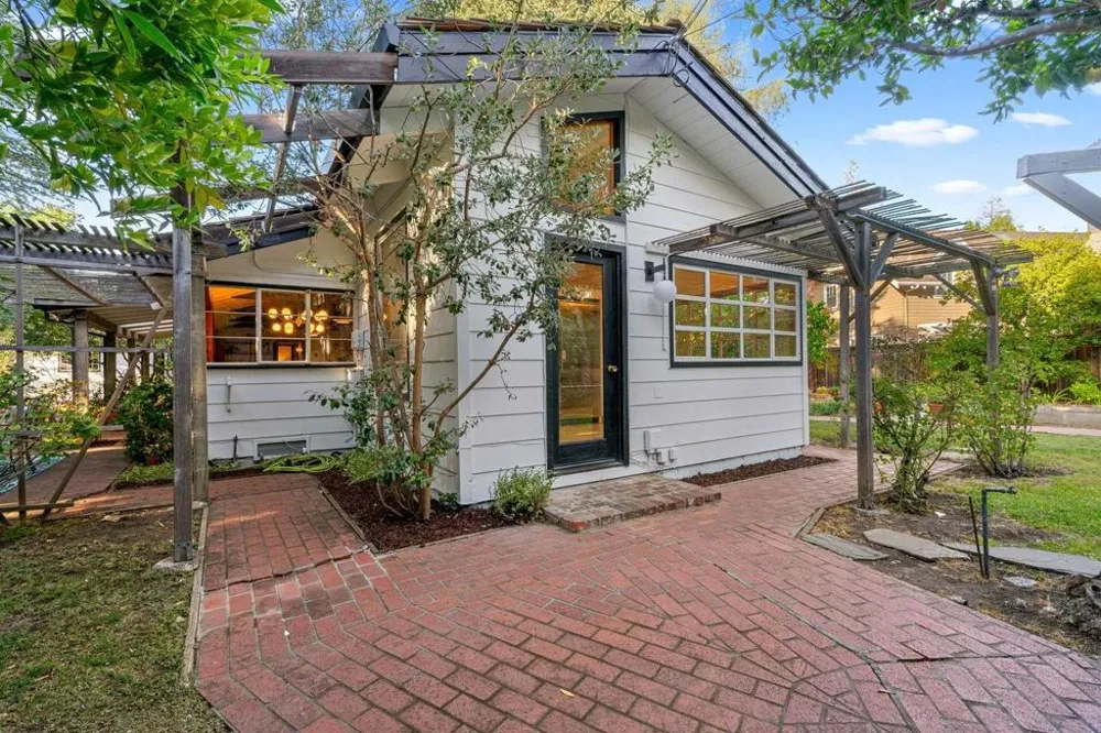 3655 La Calle Court Palo Alto, CA 94306
