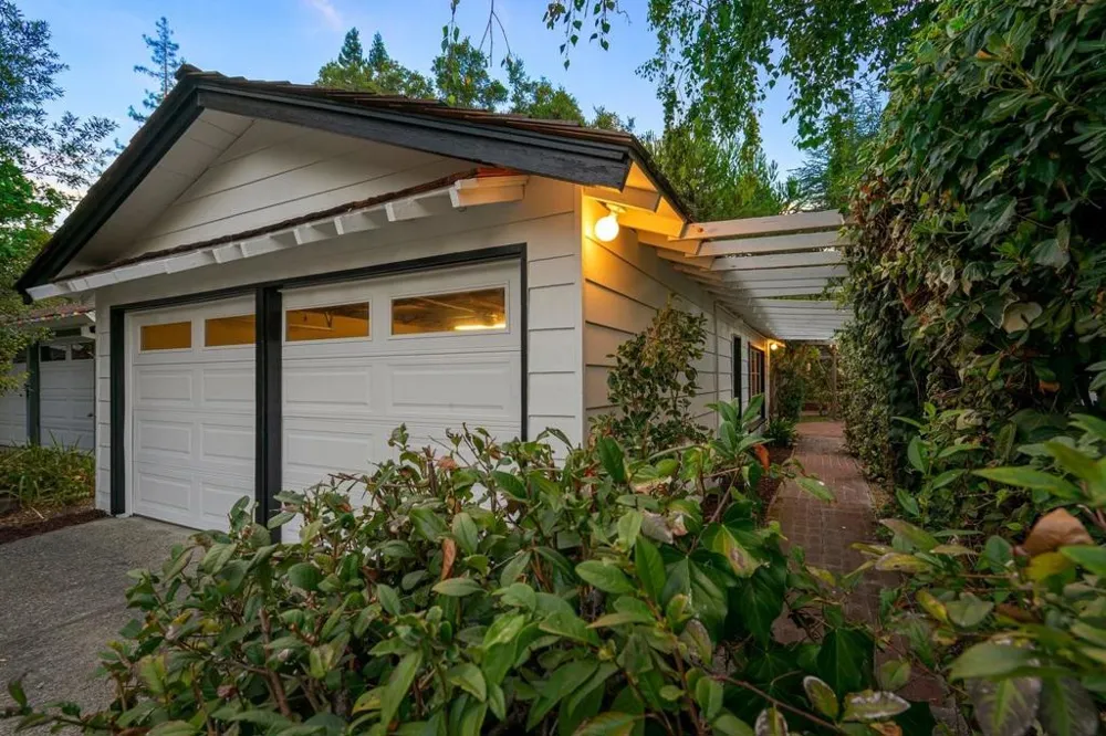 3655 La Calle Court Palo Alto, CA 94306