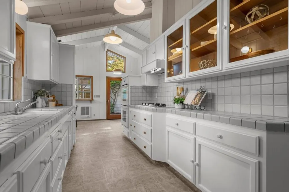 3655 La Calle Court Palo Alto, CA 94306