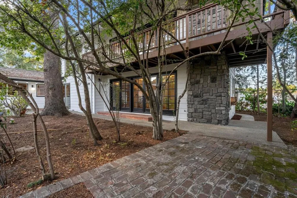 3655 La Calle Court Palo Alto, CA 94306