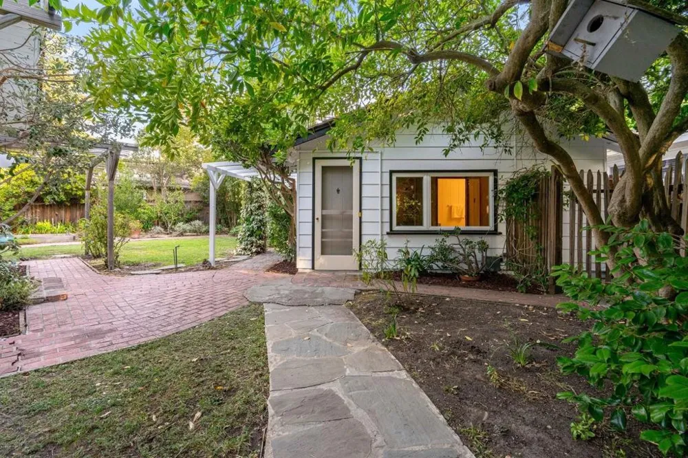 3655 La Calle Court Palo Alto, CA 94306