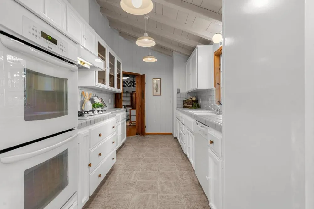 3655 La Calle Court Palo Alto, CA 94306