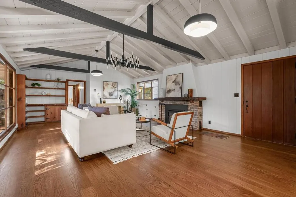 3655 La Calle Court Palo Alto, CA 94306