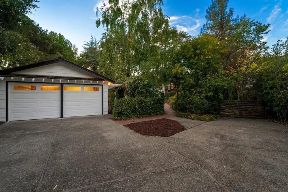 3655 La Calle Court Palo Alto, CA 94306