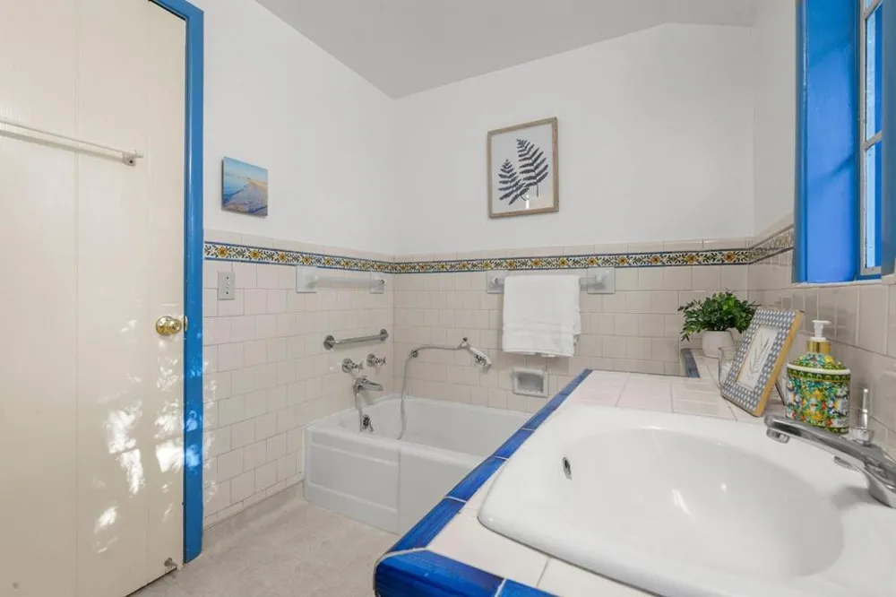 3655 La Calle Court Palo Alto, CA 94306