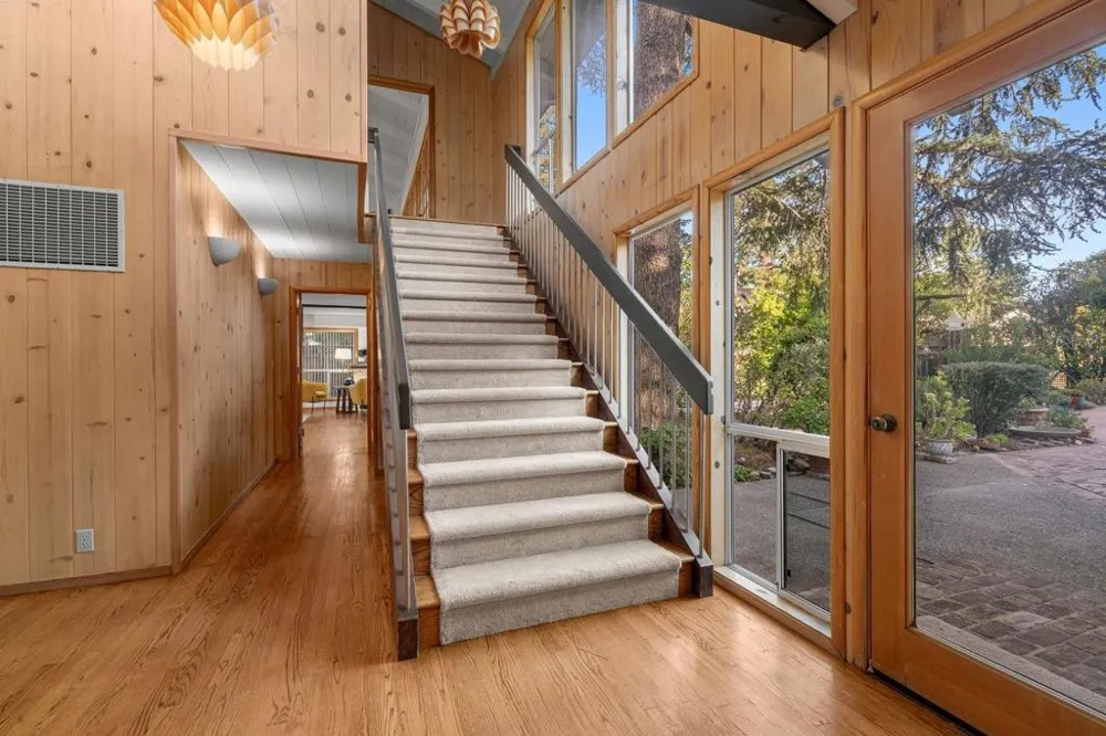 3655 La Calle Court Palo Alto, CA 94306