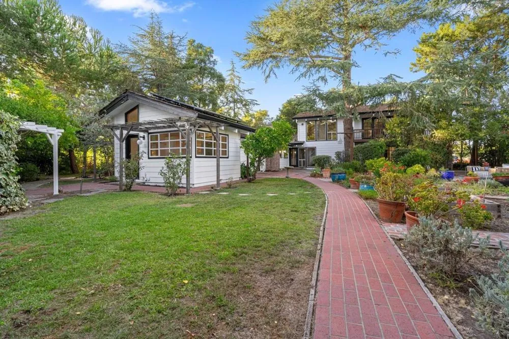 3655 La Calle Court Palo Alto, CA 94306