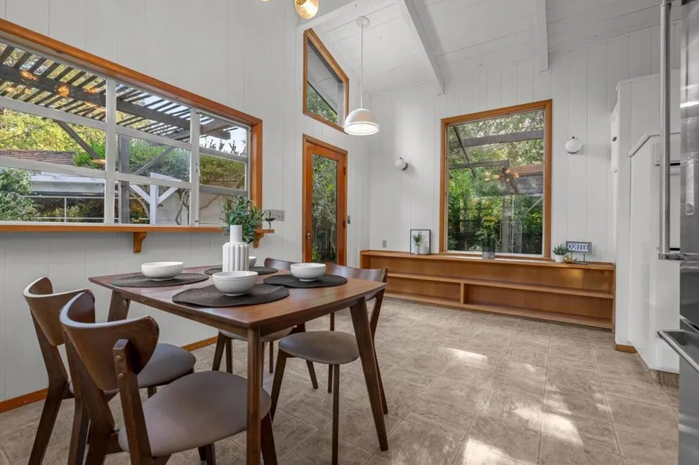 3655 La Calle Court Palo Alto, CA 94306