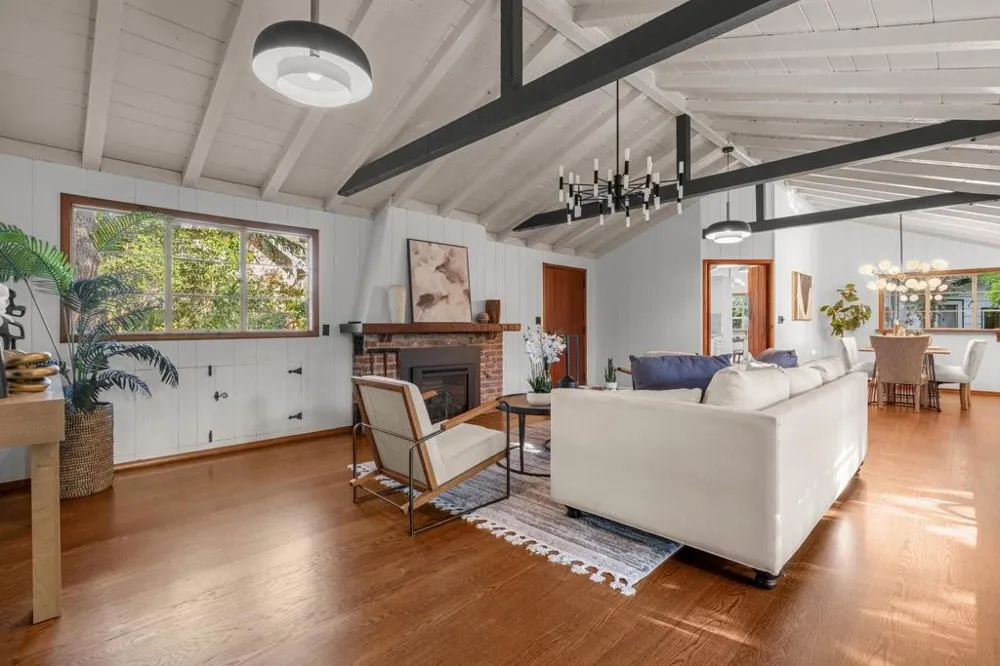 3655 La Calle Court Palo Alto, CA 94306