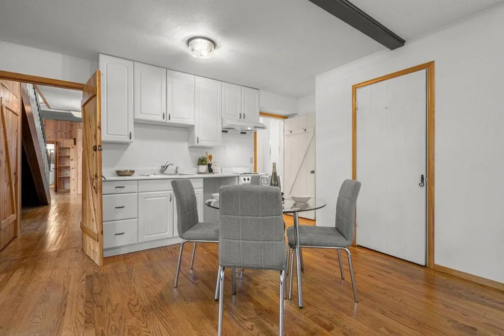 3655 La Calle Court Palo Alto, CA 94306