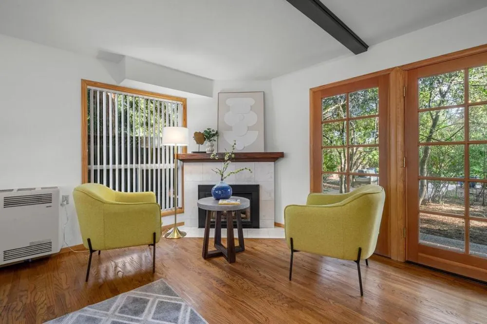 3655 La Calle Court Palo Alto, CA 94306