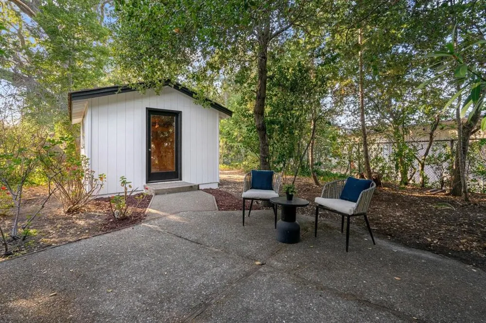 3655 La Calle Court Palo Alto, CA 94306