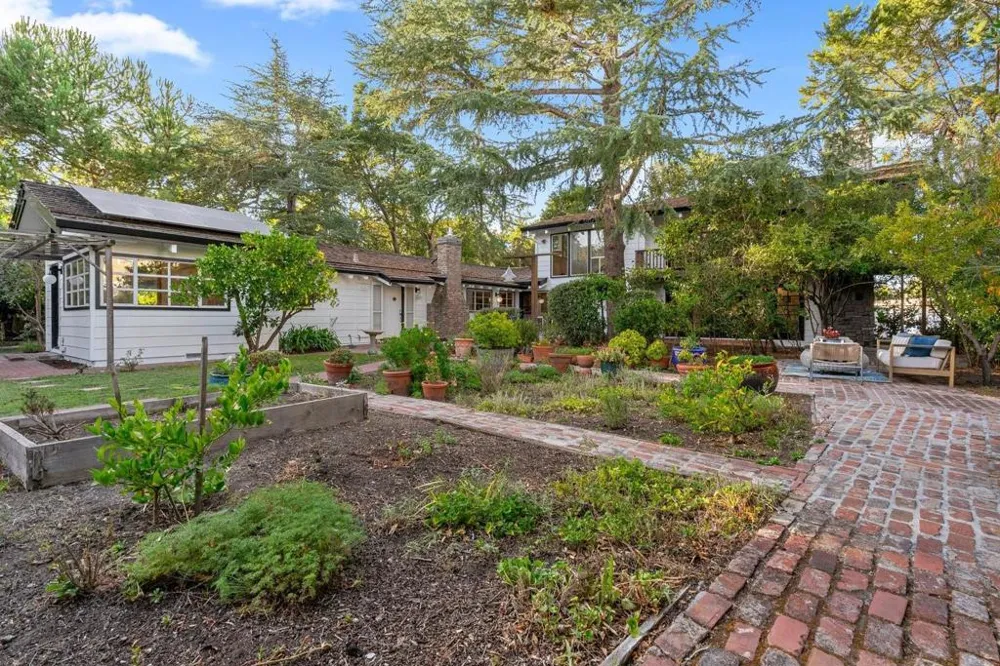 3655 La Calle Court Palo Alto, CA 94306