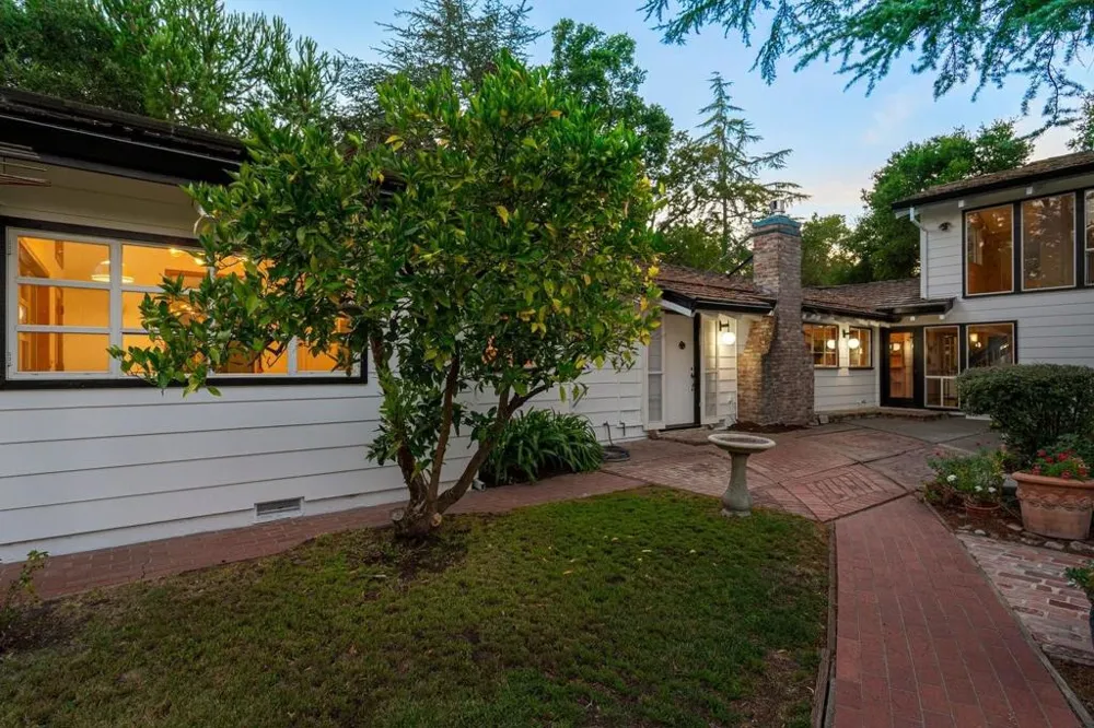 3655 La Calle Court Palo Alto, CA 94306