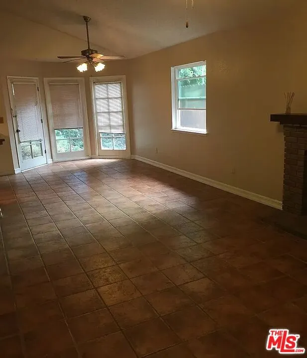 6304 Castleton Street Bakersfield, CA 93313