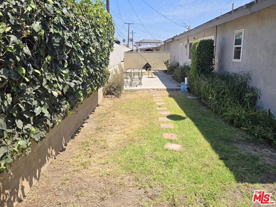 819 E 146th Street Compton, CA 90220