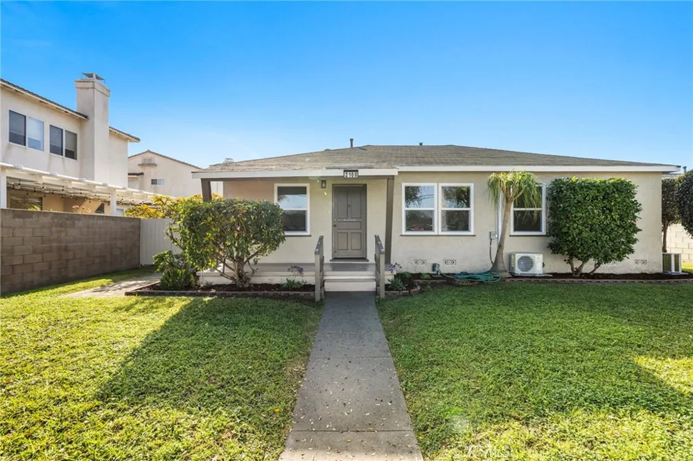 2100 W Valencia Drive Fullerton, CA 92833