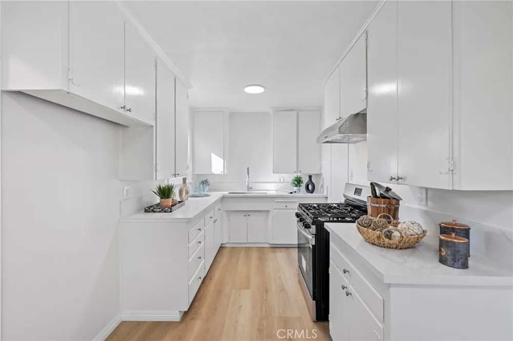 2100 W Valencia Drive Fullerton, CA 92833