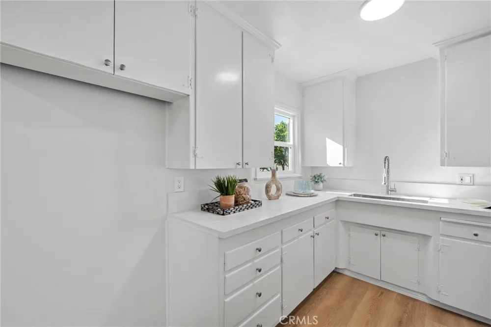 2100 W Valencia Drive Fullerton, CA 92833