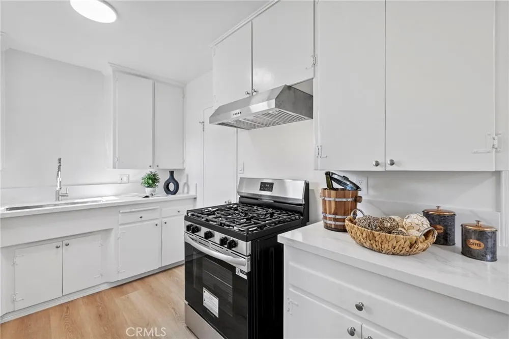 2100 W Valencia Drive Fullerton, CA 92833