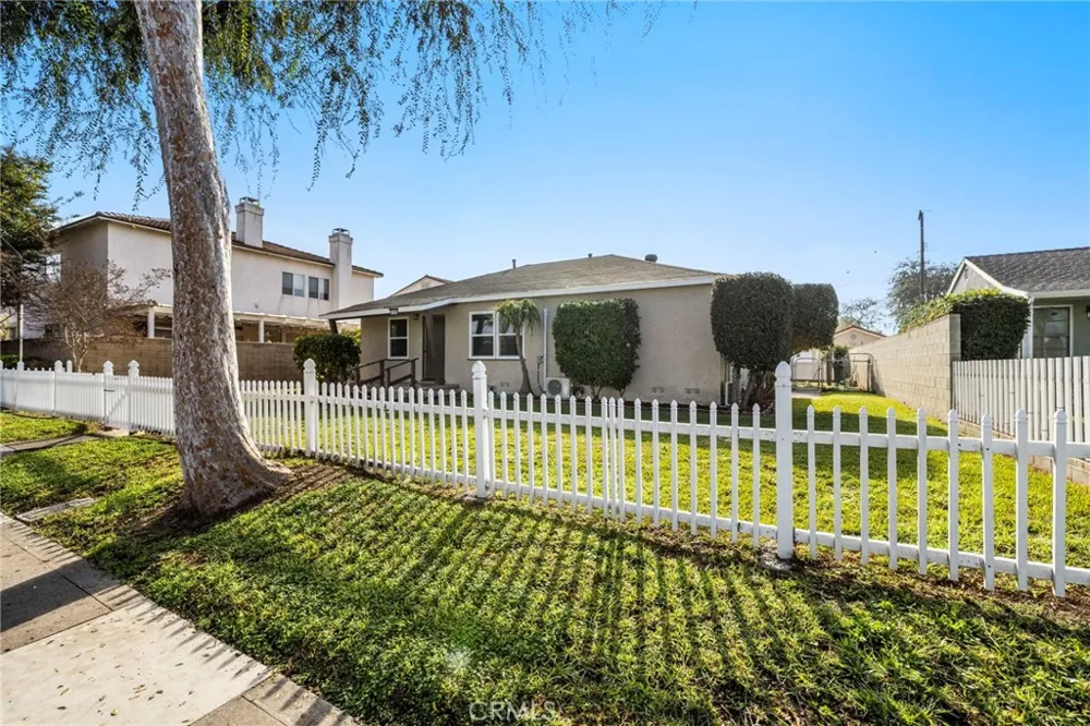 2100 W Valencia Drive Fullerton, CA 92833