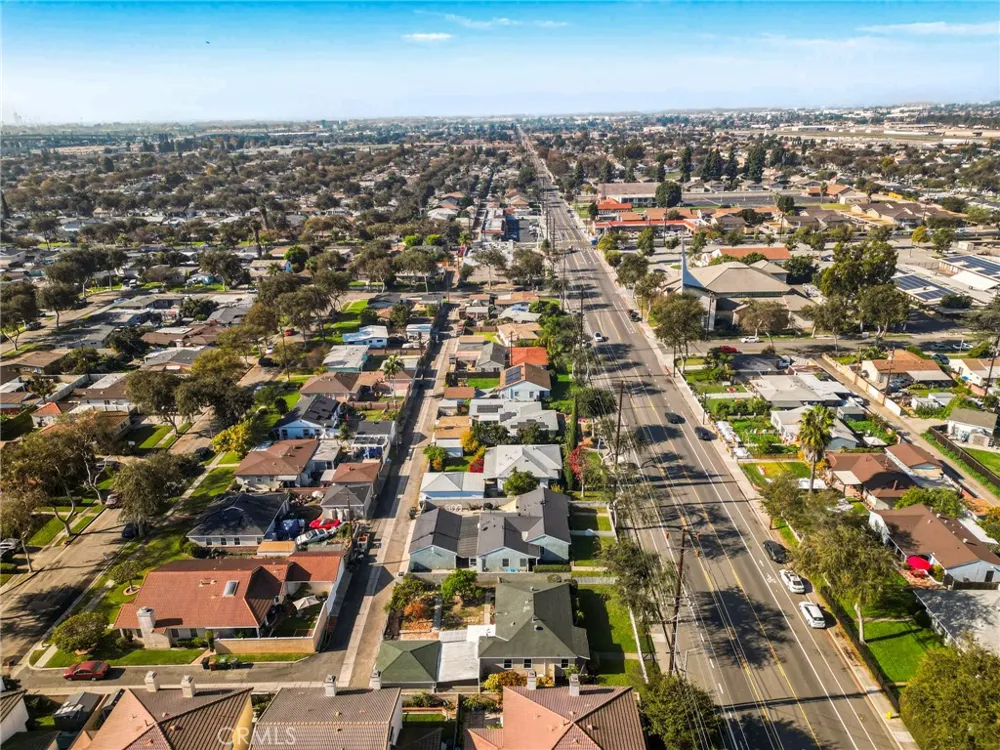 2100 W Valencia Drive Fullerton, CA 92833