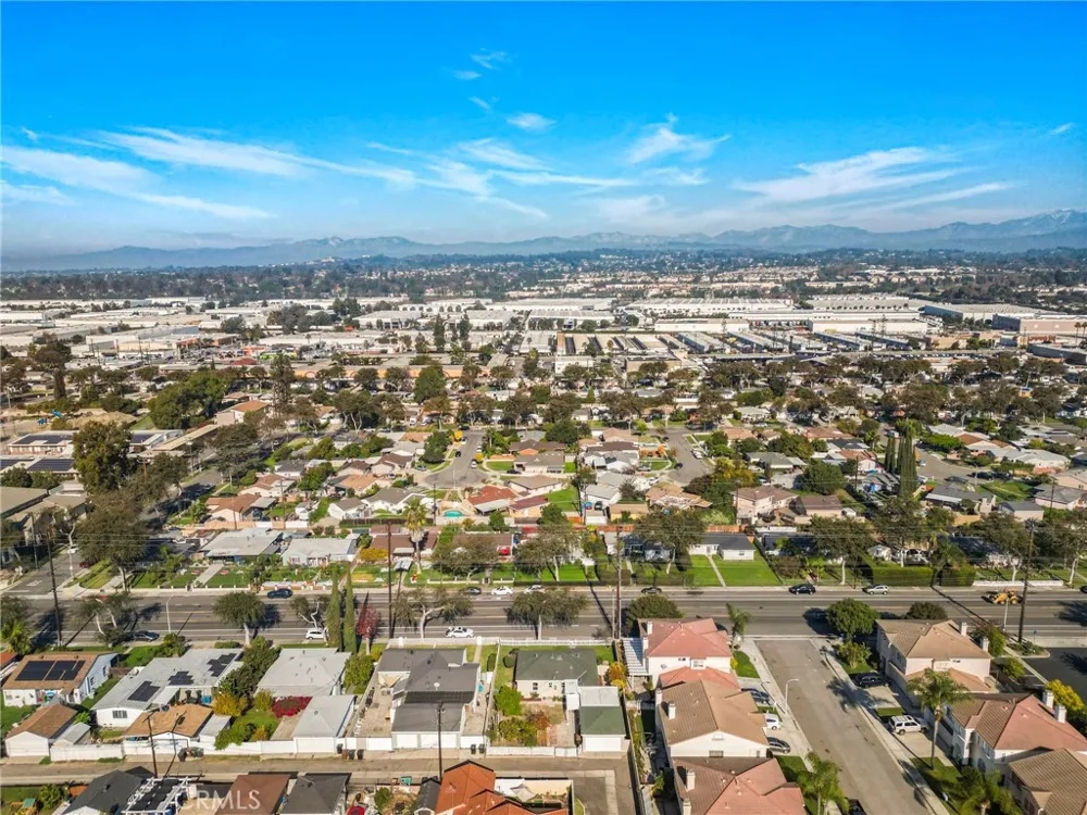 2100 W Valencia Drive Fullerton, CA 92833