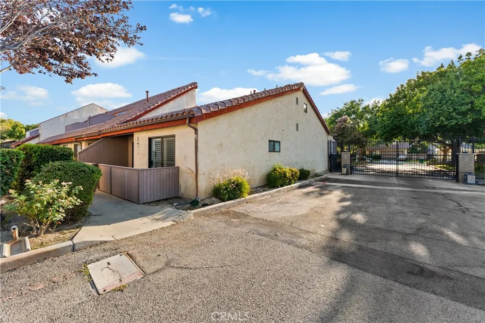 43334 32nd Street W #10 Lancaster, CA 93536
