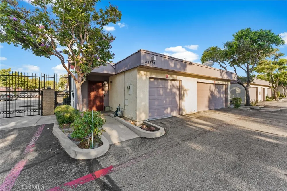 43334 32nd Street W #10 Lancaster, CA 93536