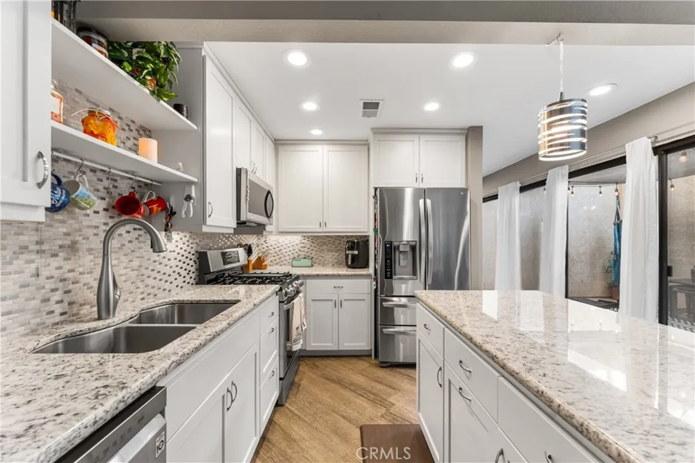 43334 32nd Street W #10 Lancaster, CA 93536