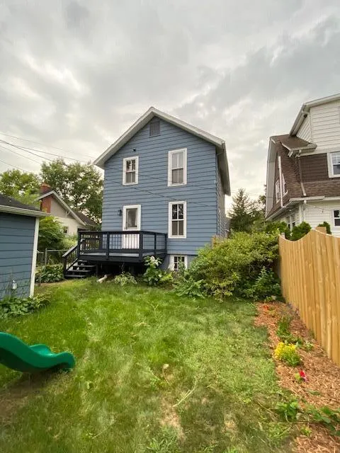 121 Kenwood Avenue