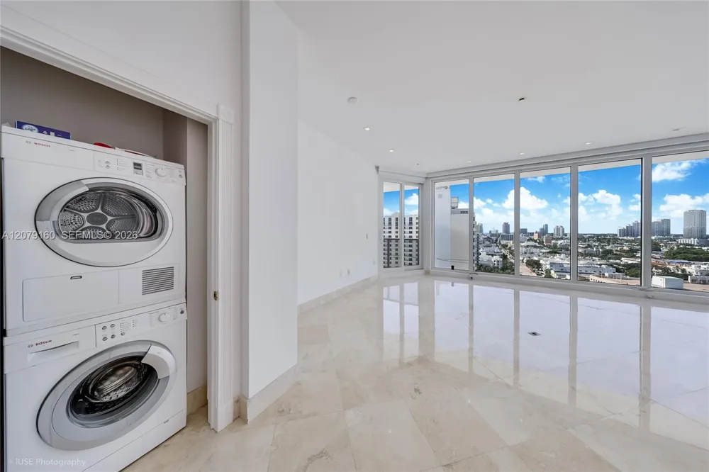 100 Lincoln Rd #PH12 Miami Beach, FL 33139