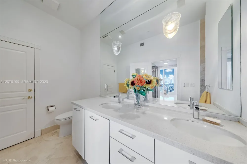 100 Lincoln Rd #PH12 Miami Beach, FL 33139