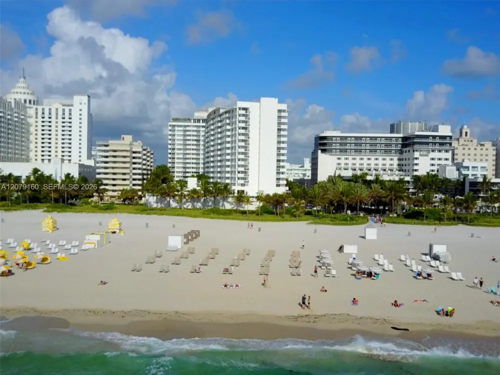 100 Lincoln Rd #PH12 Miami Beach, FL 33139