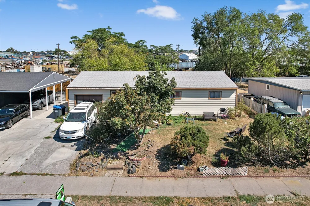1435 W Sunset Drive Moses Lake, WA 98837