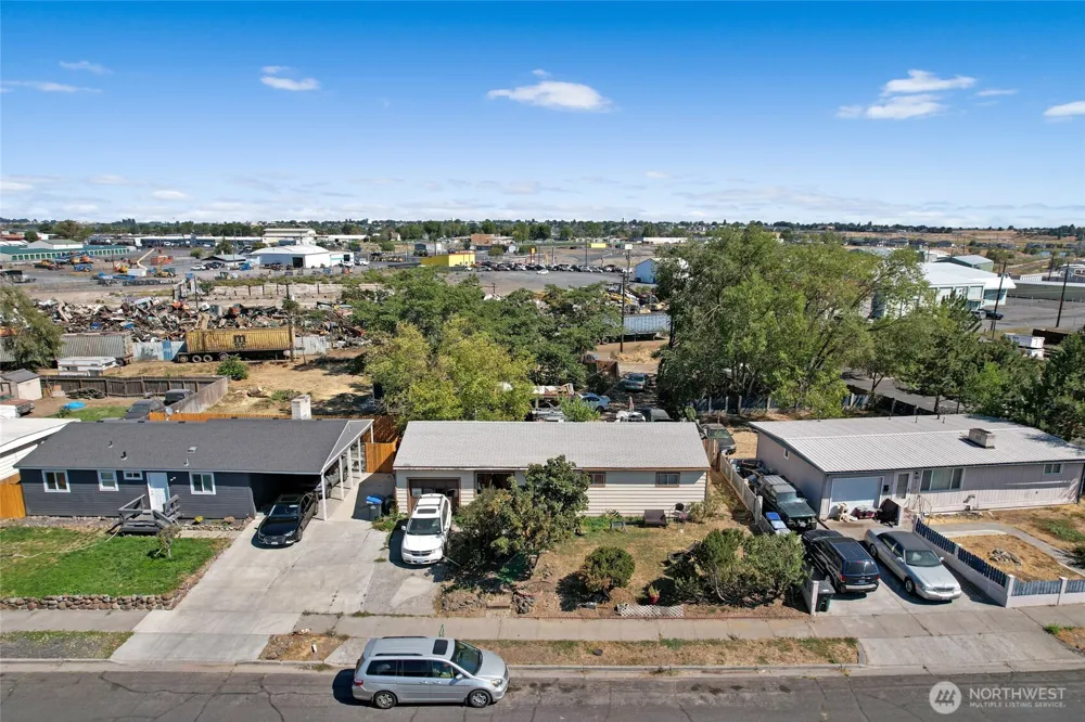 1435 W Sunset Drive Moses Lake, WA 98837